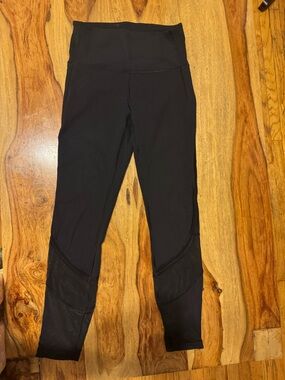 Lululemon High-Waist Active Leggings with transparent parts size 4 like new